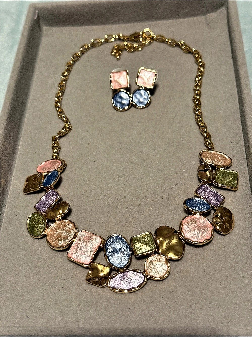 Multicolor Statement Necklace & Earrings Like New